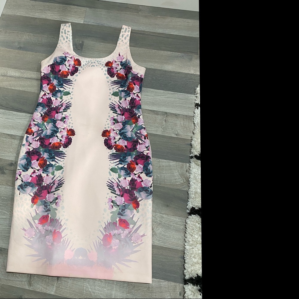 Floral Guess contour dress Size Large